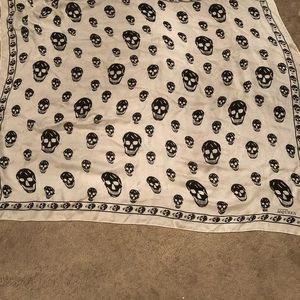 Alexander McQueen silk skull pattern scarf